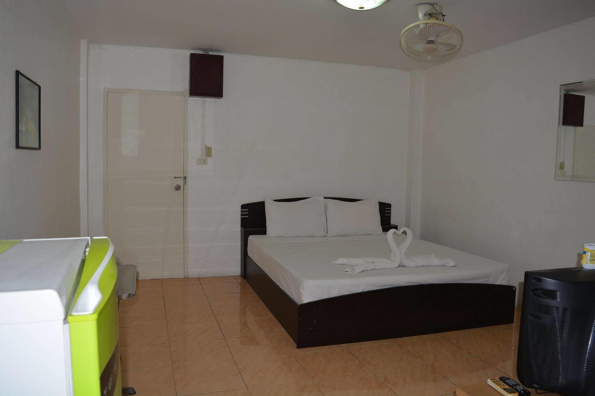 Little Austria Tams Guesthouse Plage de Chaweng Extérieur photo